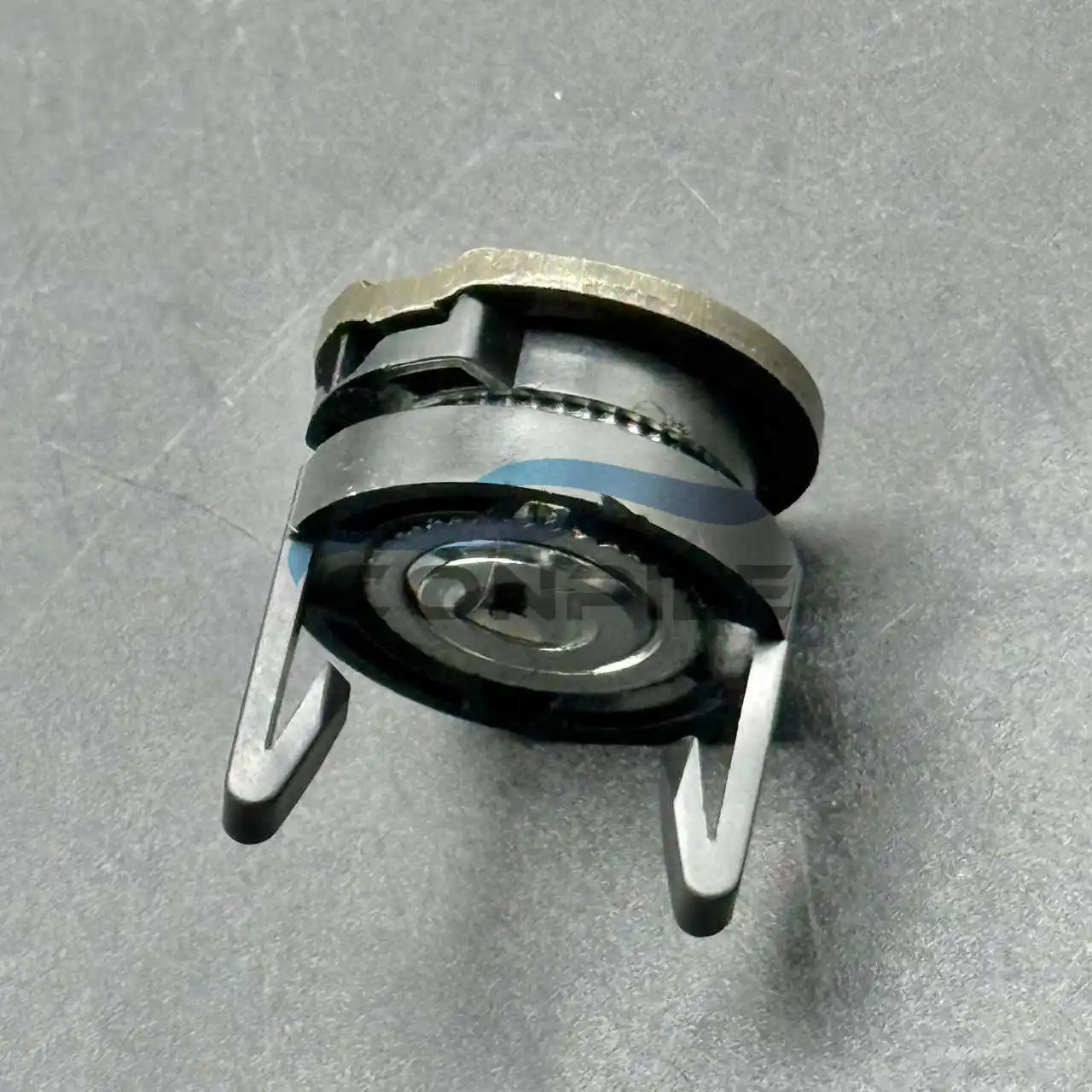 

Прокладка для крепления фары 68222836AA для Dodge Ram Chrysler