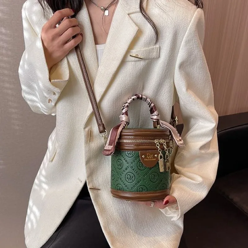 2024 New High Quality Small Bag Women Autumn Winter Niche Design Crossbody Bag Popular Women\'s Portable Bucket Bags with Ribbons