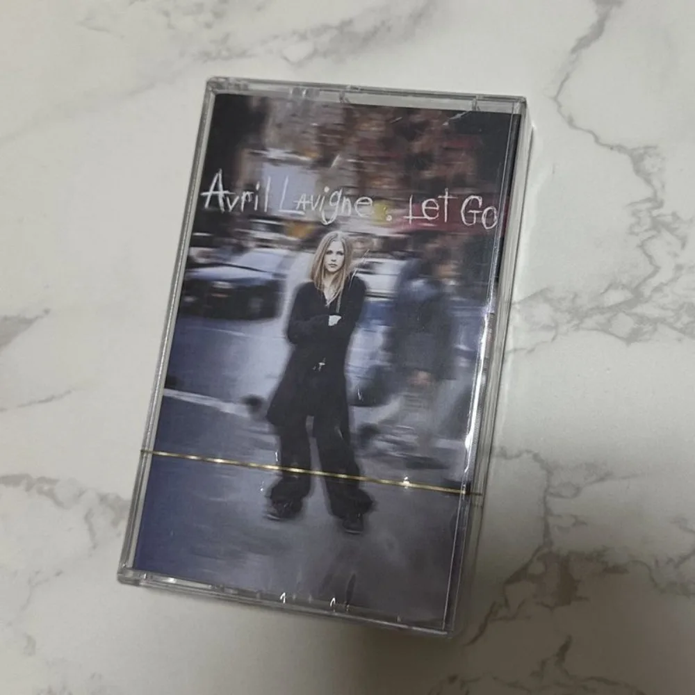 

Совершенно новая запечатанная кассета с альбомом Avril Lavigne Let Go, классический поп-панк альбом