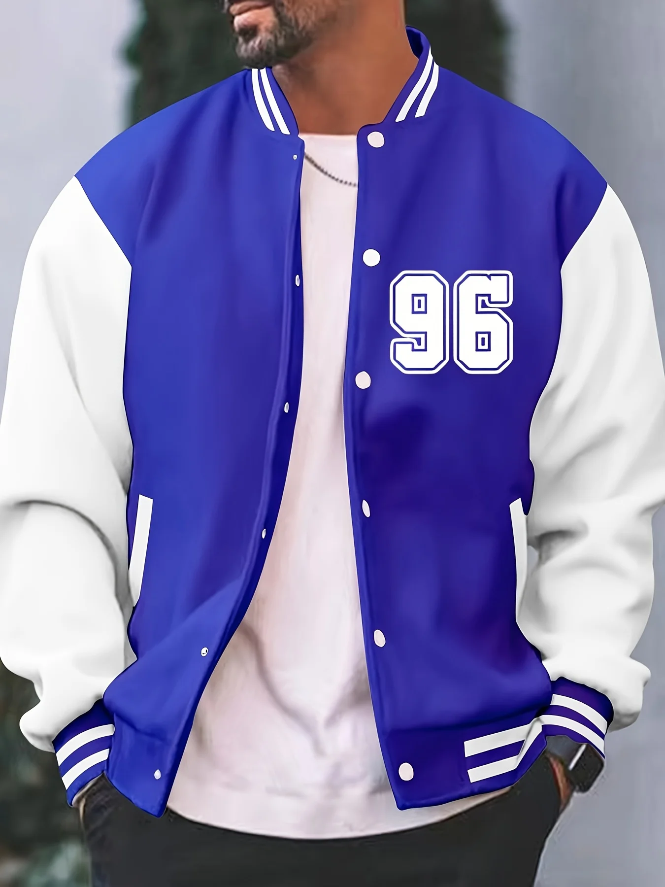 Beliebte Baseballjacke für Herren mit 96-Print – lässige Alltagsjacke, Herbst- und Winteroberbekleidung für Damen und Herren. – Detail 4