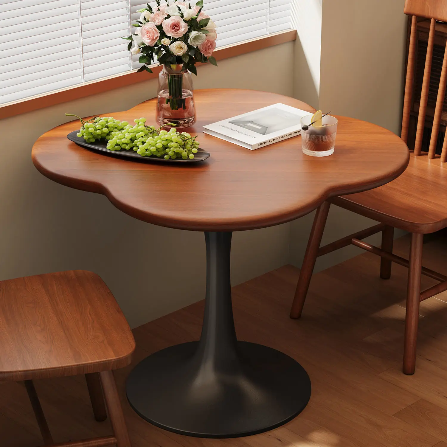 

High-End American Retro Vier Blättriger Kleeblatt Couch Tisch Elegant Sense Small Size Für Apartments Und Balkone Für Wohnzimmer