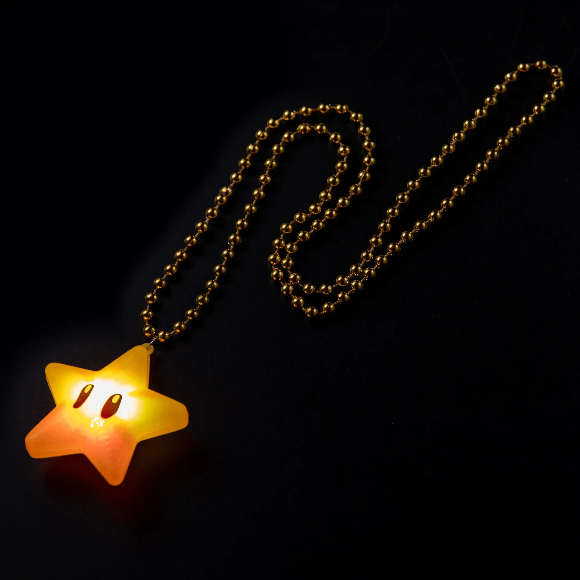ライトアップスターネックレス 光るペンダント ビーズチェーン付き LEDライトアップジュエリー パーティー レイブ フェスティバル 子供 女性 ギフト