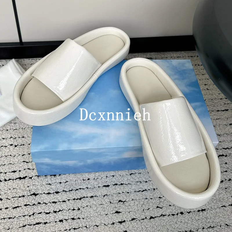 2024 Summer New Flat Bottom Lacquer Leather Slippers Women's Solid Color Open Toe Simple Sandals Outdoor Vacation Casual Shoes