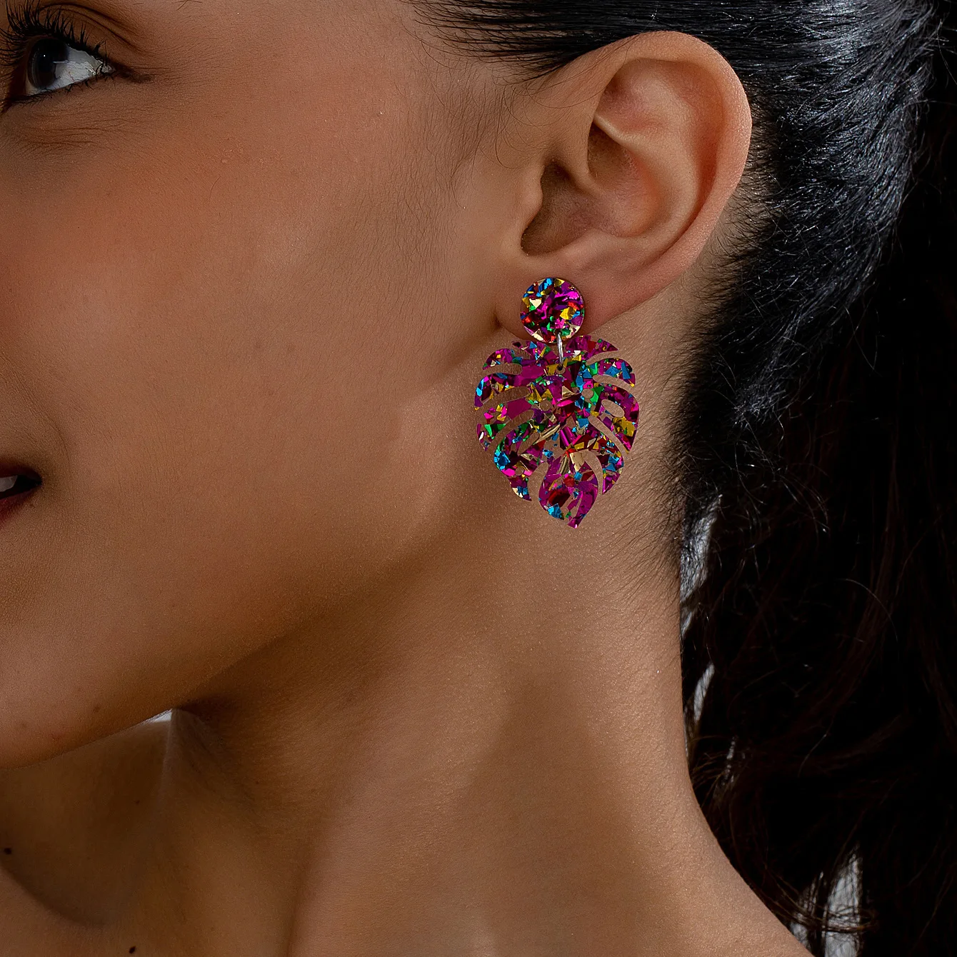 Sequins Acrylic Colorful Monstera Leaf Drop Earrings for Women Exaggerated Tropical Leaves Plant Earrings Fashion Jewelry Gifts