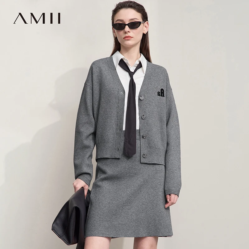 

AMII Cardigan Ladies 2025 Autumn New V-neck Single Breasted Cardigan Women's Raglan Sleeve Loose Versatile Jacket 12523115