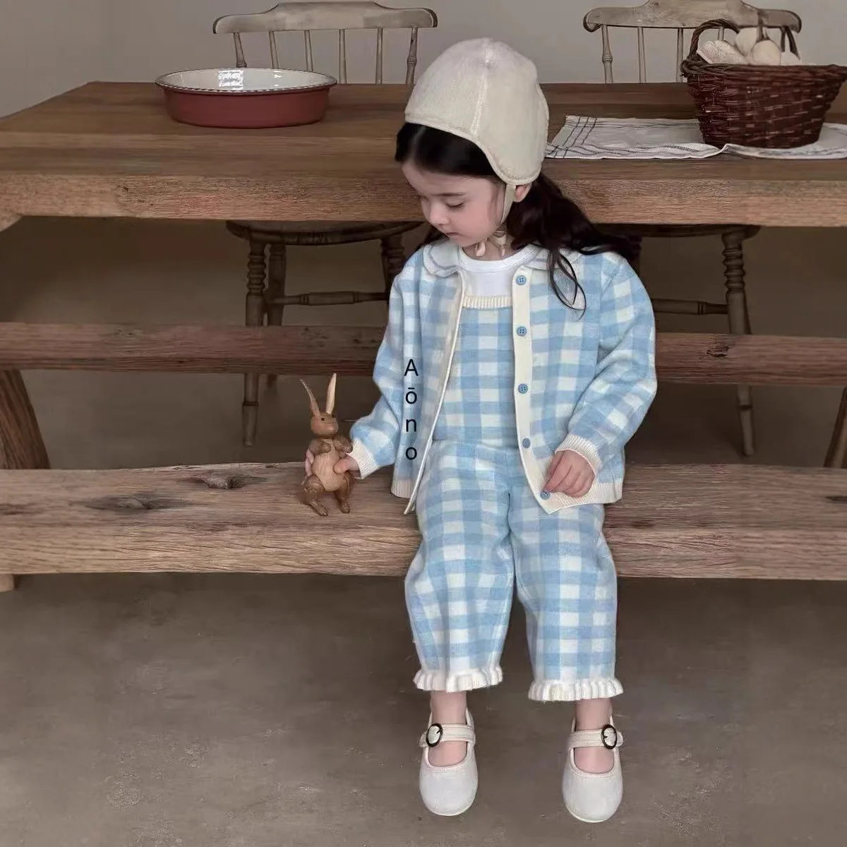 

Three-piece Autumn Korean Foreign-style Plaid Knitted Cardigan Set Small Fragrant Sweater Straight-leg Pants