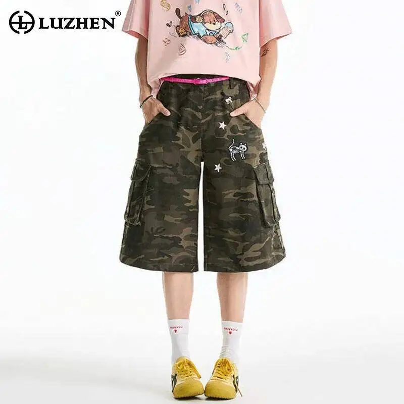 

LUZHEN Men's Cargo Cropped Trousers 2025 Fashion Streetwear Summer Loose Wide Leg Pockets Decorate Camouflage Short Pants JY7140