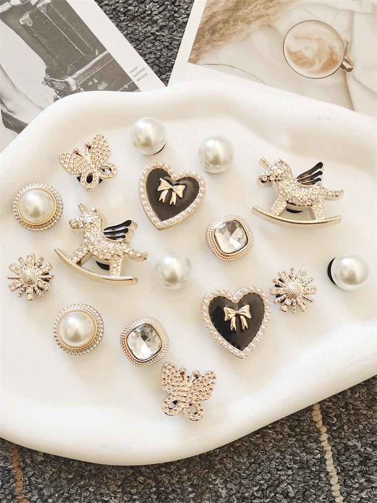 16-teiliges Set Himmlische Pferde-Blumen-Schuhcharms DIY-Zubehör Schmetterling Schleife Clogs Schuhschnallen Dekorationen Herzförmige Schuhclips – Detail 1