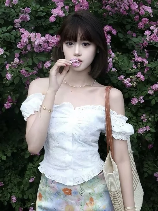 

White Lace Trim Shoulder Bubbles Sleeve Hollow out Design Women's Summer Shirt Slim Fit Fashionable Top Sweet Style Short Sleeve