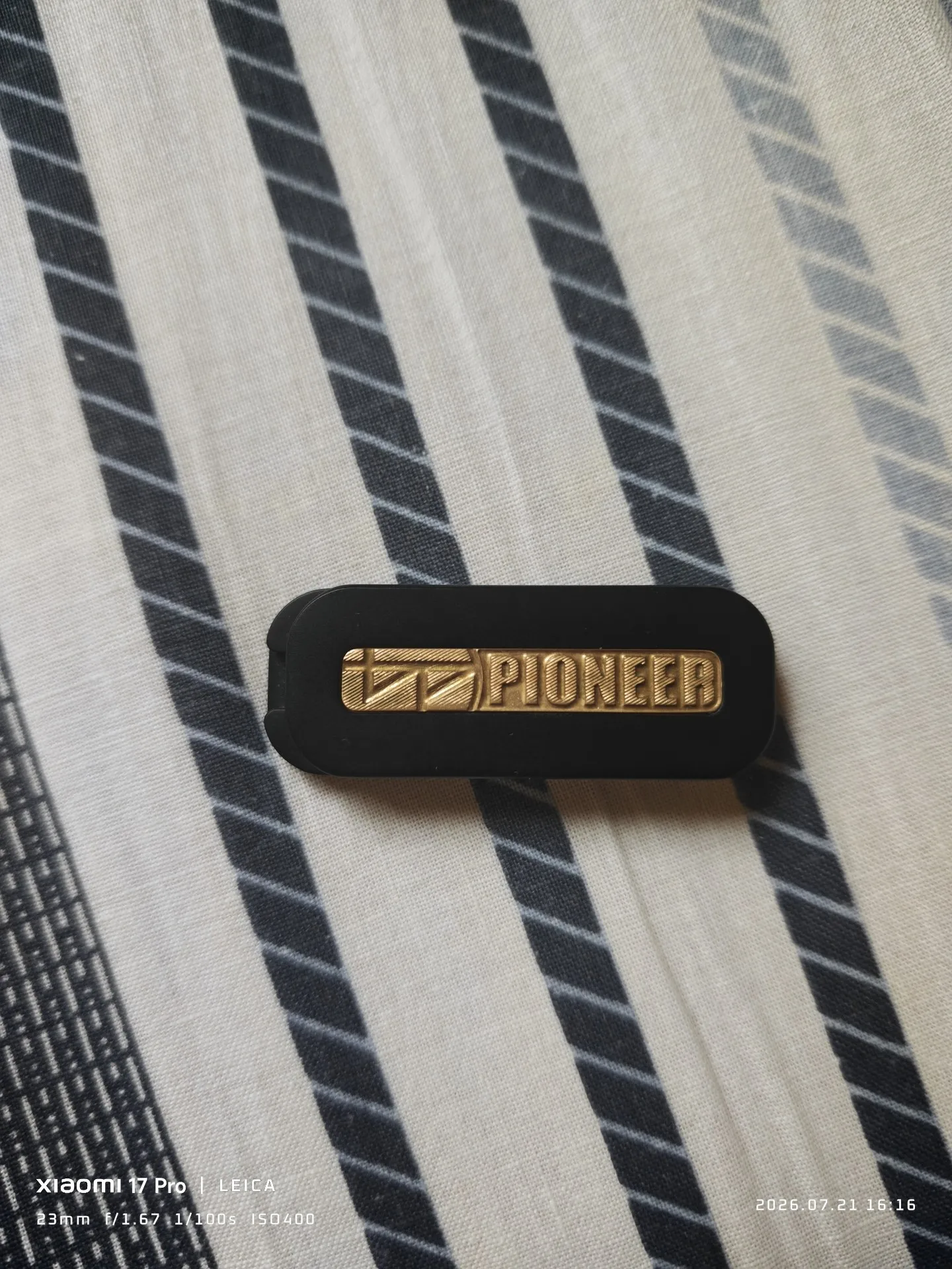 bpmods-pioneer-presenta-el-juguete-de-descompresion-edc-de-la-marca-de-acero-inoxidable-con-revestimiento-negro