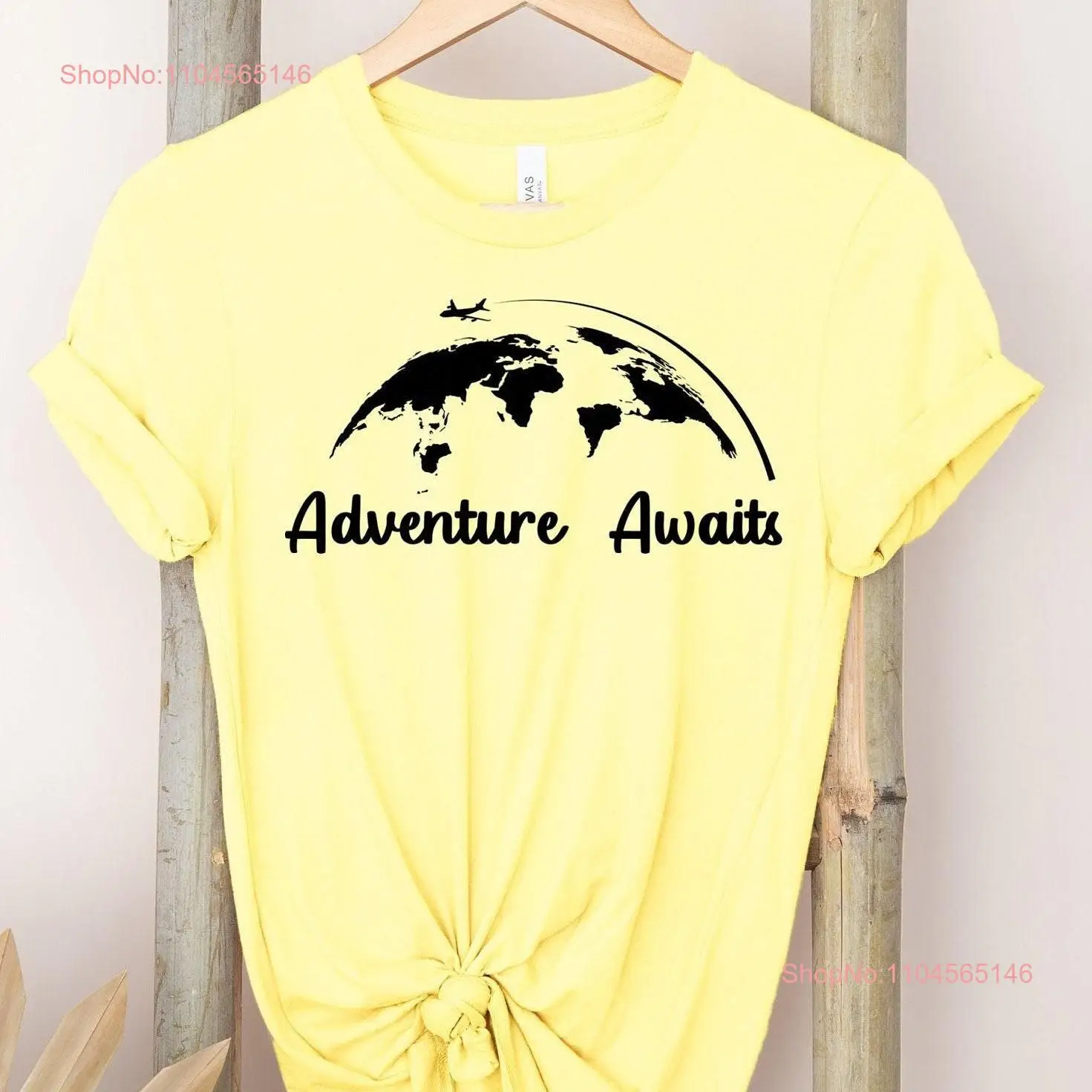 

Футболка Adventure Awaits Plane Travel Vacation Vacay Mode Travelers GifT с длинными или короткими рукавами