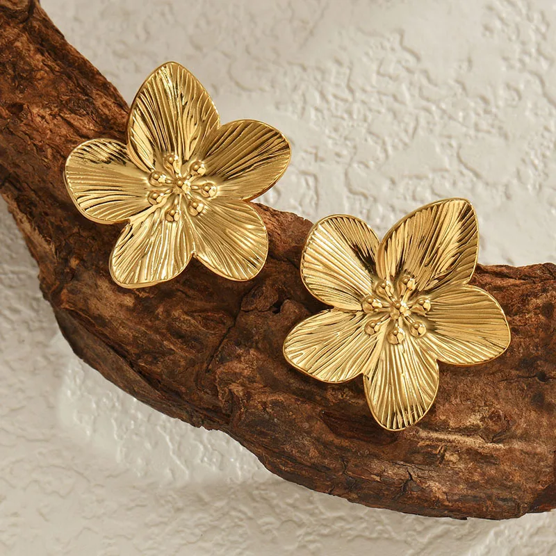 

Fashion Exaggerated Gold Color Alloy Earrings for Women Simple Round Flower Ginkgo Leaf Geometric Earring Party Daily Jewelry