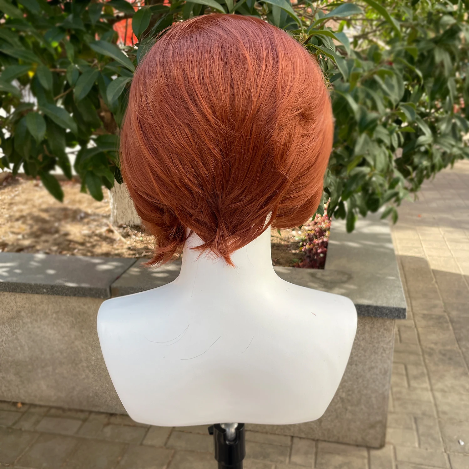 コッペブラウンショートボブカット合成レースフロントウィッグ男性用コスプレウィッグ女性用ナチュラルヘアライングルーレス13x4レースフロントウィッグ