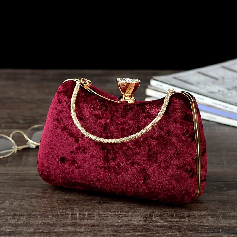 Retro Red Velvet Clutches Small Purses Metal Handle Handbags For Women Chain Shoulder Bag Prom Party Evening Bags Clutch femme