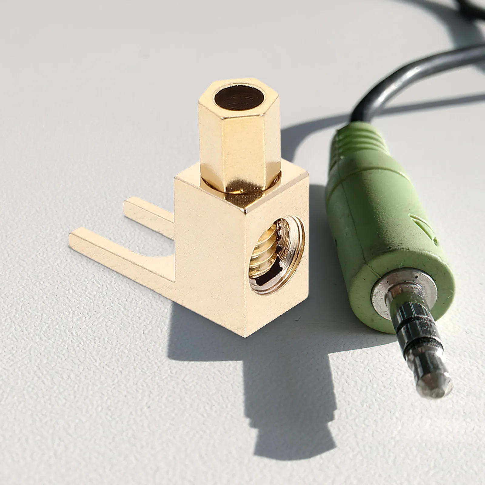 2Pcs L Shaped Right Angle Banana Plugs Speaker Wire Connectors High Conductivity Copper Anti Oxidation Wear Resistant Audio