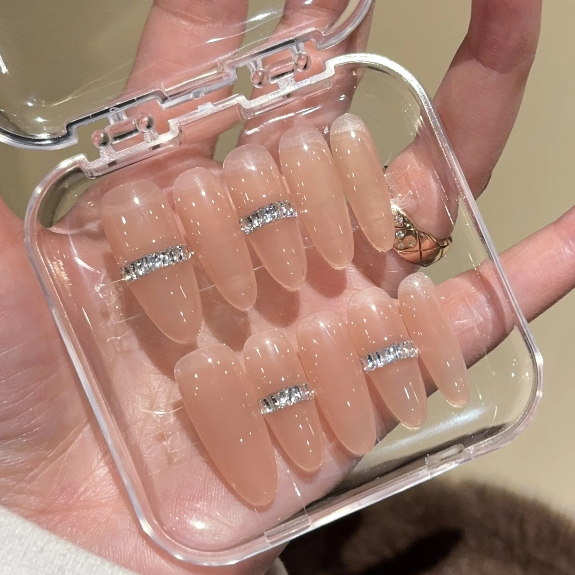 

10 шт., длинные овальные ногти ручной работы, телесный розовый дизайн со стразами, милые накладные ногти, носимые советы по дизайну ногтей для девочек