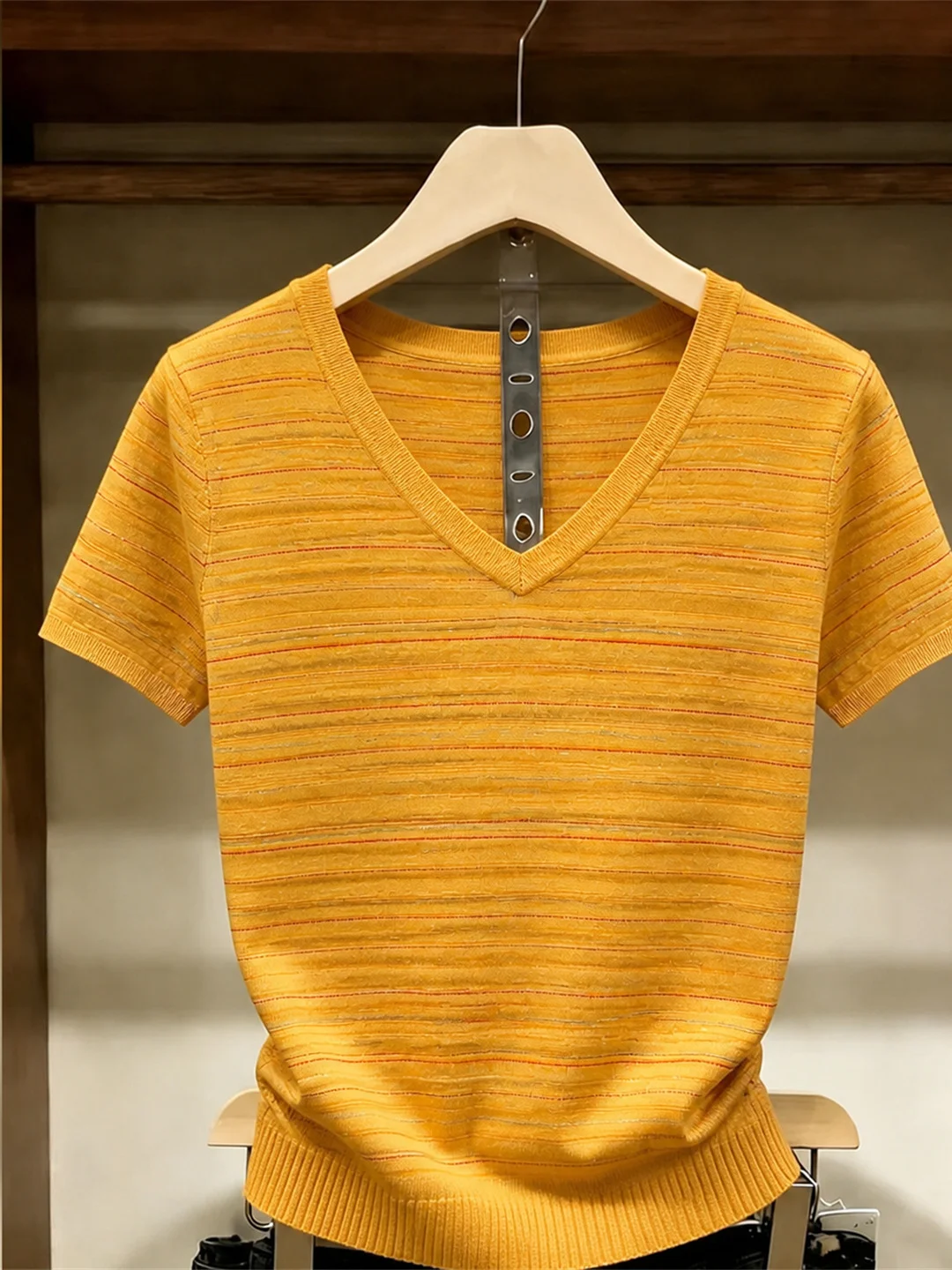 

Summer 2026 V-Neck Knitwear Retro Stripes Short Sleeve Commute Slim Fit Korean Style Simple Design Silk Women's Top Shirt