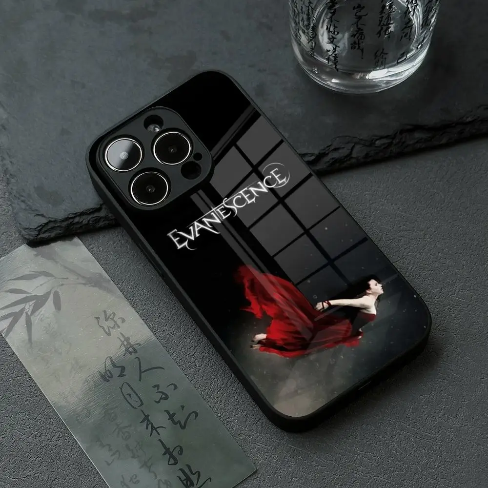 Чехол для телефона Amy Lee And Evanescent для IPhone 17 16 14 Pro 15 13 12 Max 11 XR XS 6 Air 7 8 6s X Luxury Glass Cove