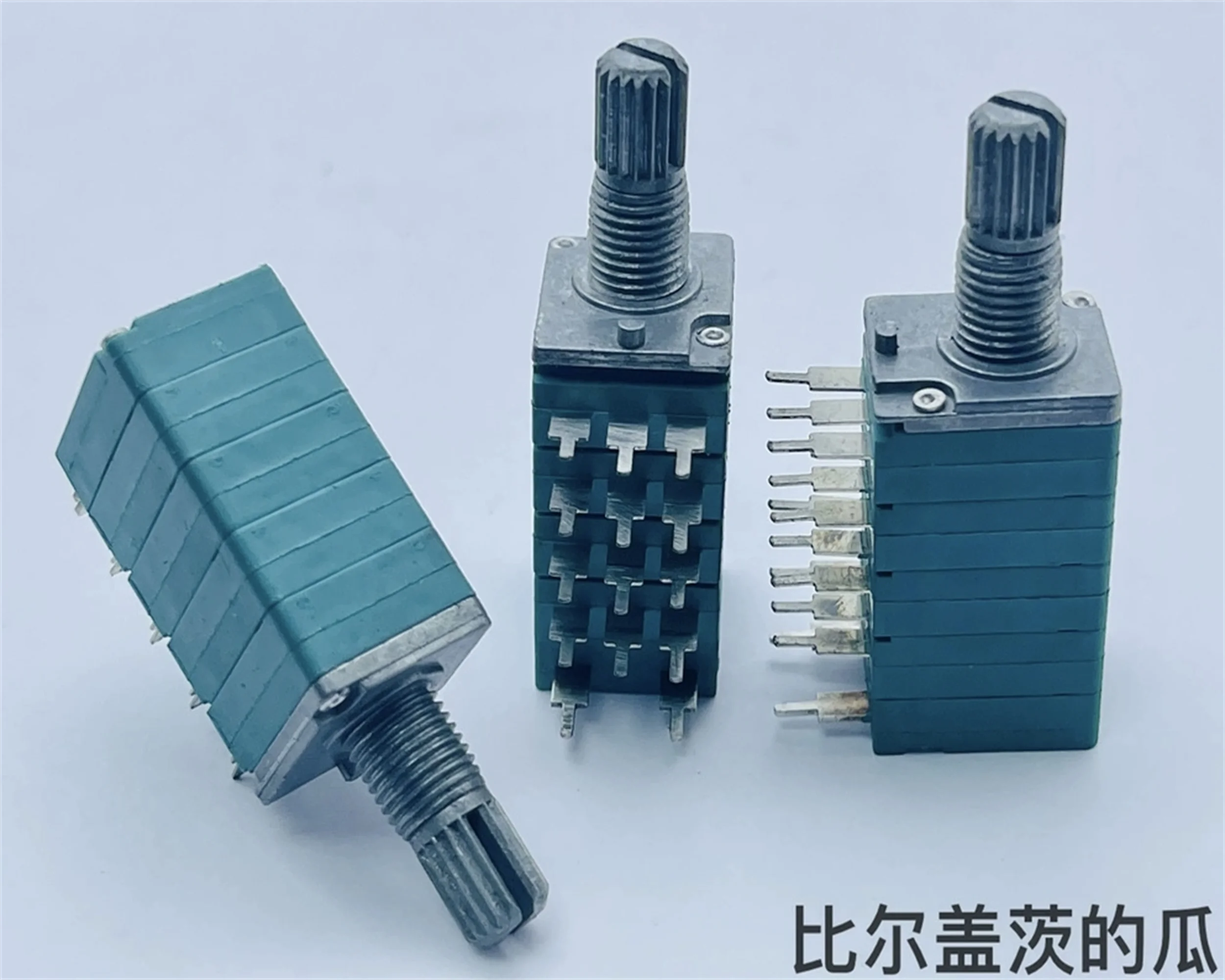 1 PCS Taiwan high-quality quadruple switch precision potentiometer A10K × 4 volume axis length 15