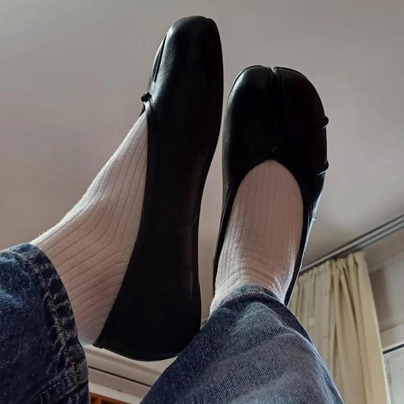 

IPPEUM Tabis Shoes Black Split Toe Women Mary Janes Plus Size 44 Ballerina Zapato MujerBallet Flats Tabi Footwear