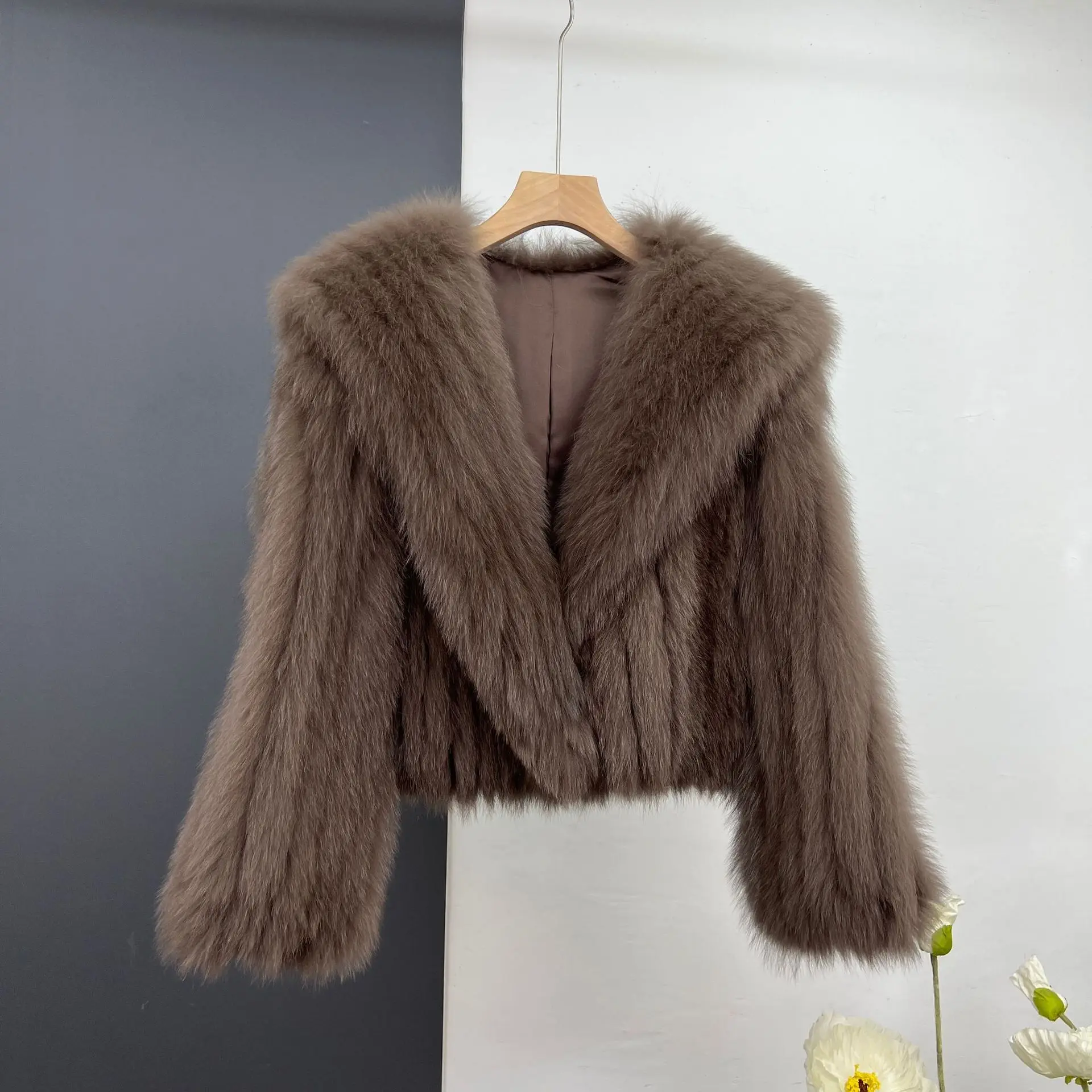 autumn and winter new Haining fur coat real fur fur car stripe women's short navy collar fur coat