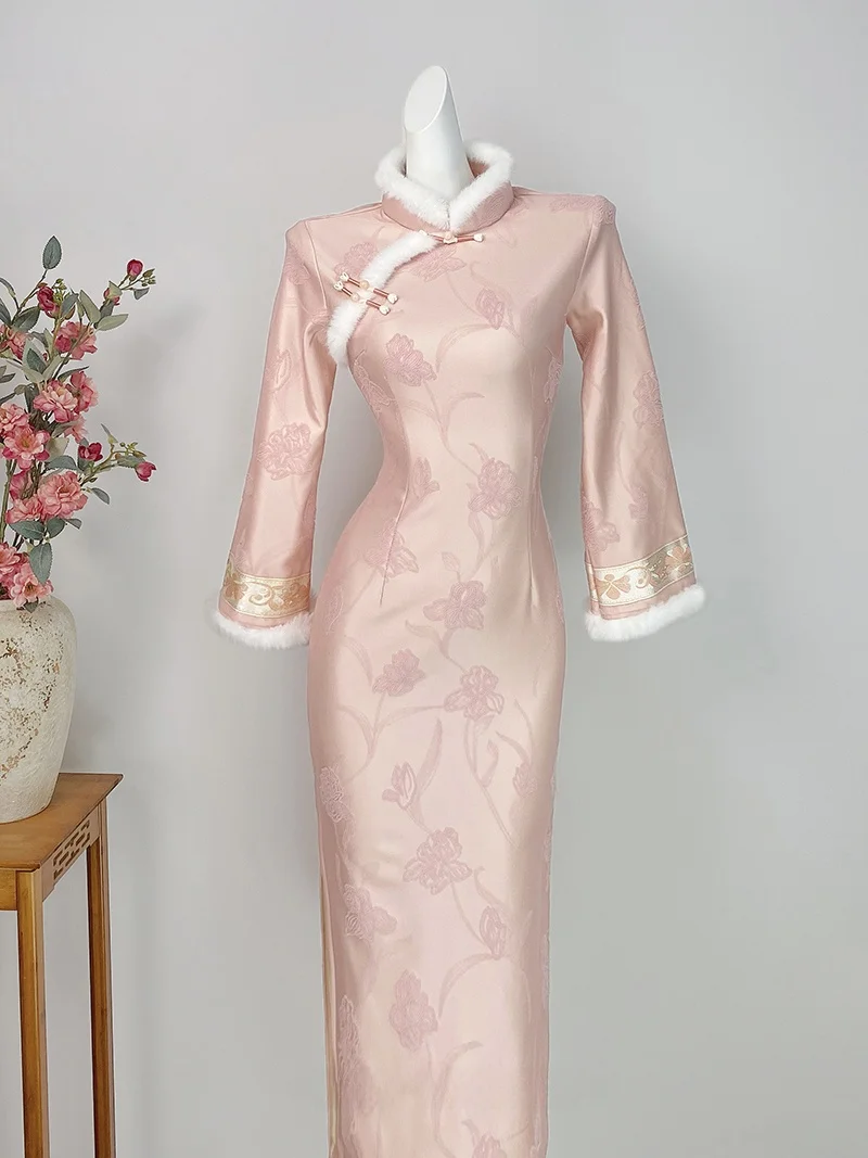 

Зимнее утепленное платье-ципао с флисовой подкладкой, розовое, винтажное, в китайском стиле, длинное, для невесты, для церемонии возвращения домой