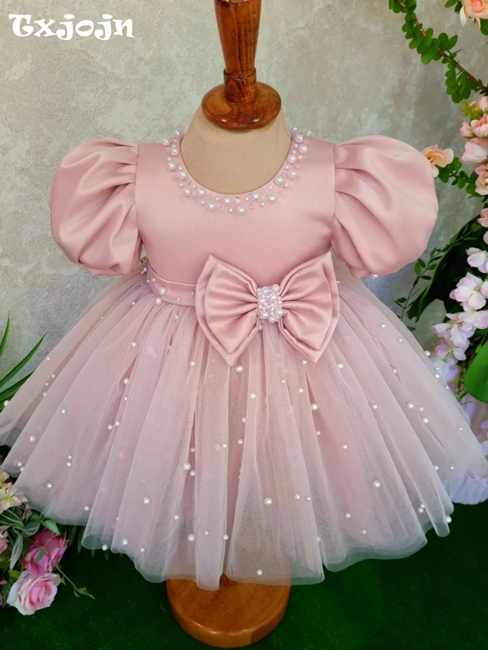 

Sweet Pink O neck Puff Sleeve Girls Dresses Wedding Party Gown Shiny Bow Pearls Kids Prom Wear Puffy Tulle Child Princess Gowns