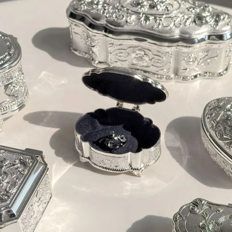 Vintage Jewelry Storage Box Silver Jewelry Organizer Boxes Metal Aesthetic Rings Necklace Storage Case Woman Gift Earrings Cases