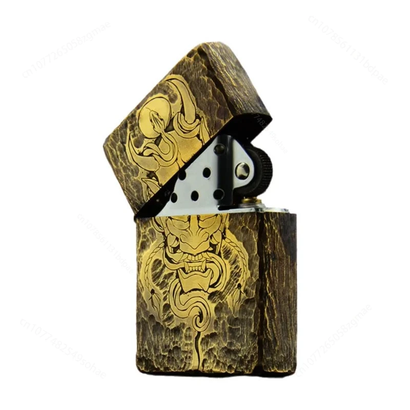 ZORRO Retro Brass Kerosine Lighter Hand Forged Skull Relief Design Windproof Grinding Wheel Lighter Men's Gift Collection