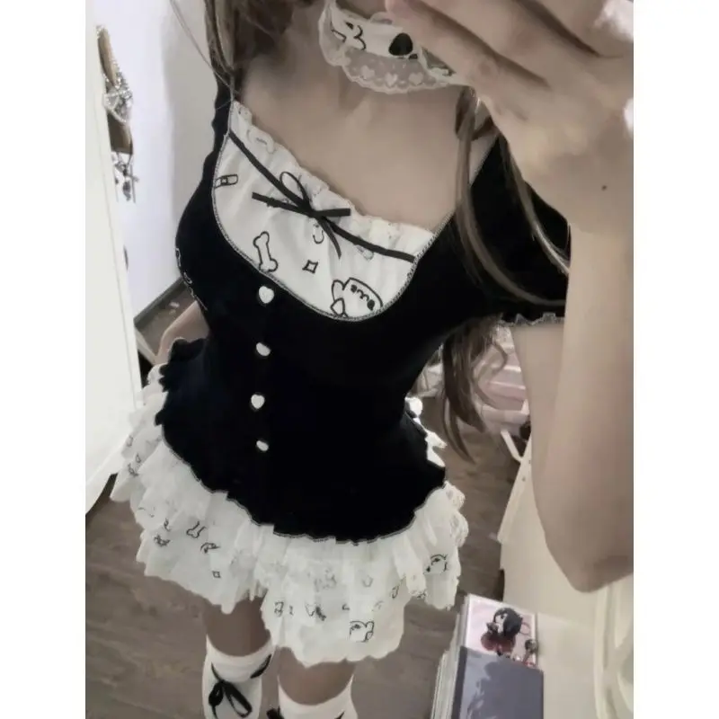 

Женский комплект из двух предметов с принтом в стиле кавайи: топ с квадратным вырезом и рюшами, мини-юбка с кружевными оборками в стиле Y2K Dark Lolita, милый наряд