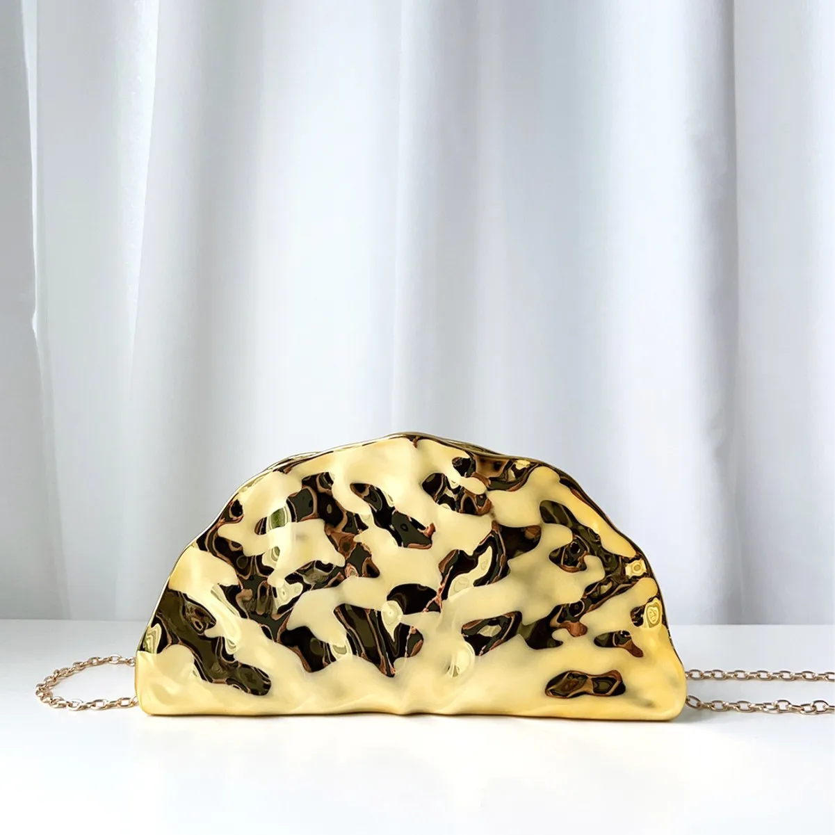 

Новая сумка-клатч 2026 года в форме веера с цепочкой, гальванизированная сумка-мессенджер