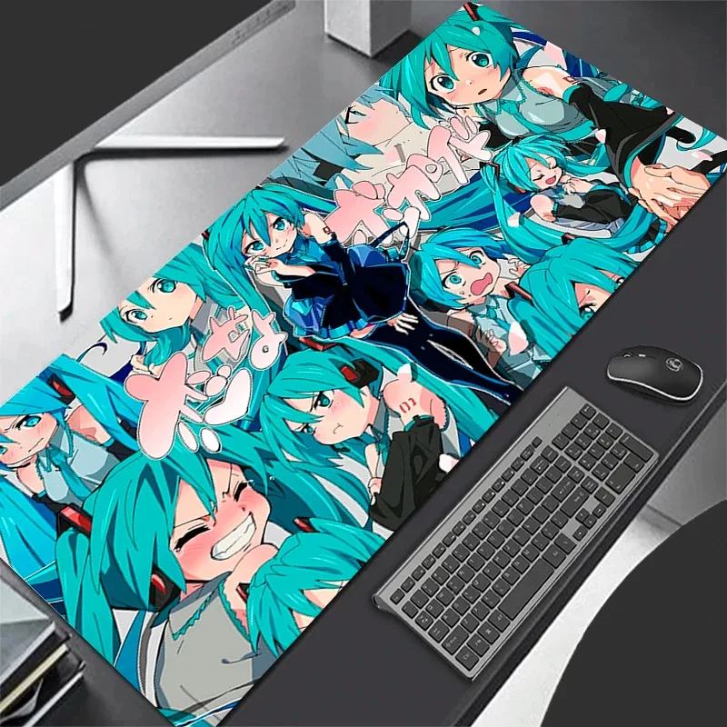 Kawaii Mädchen Cartoon Tischset H-Hatsunes M-Miku Laptop Gaming Mauspad Anime Große Schreibtischunterlage Tastatur Erweitertes Anti-Rutsch-Mauspad