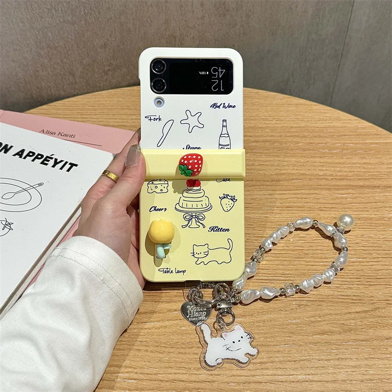 

Strawberry Yellow Phone Case For Samsung Galaxy Z Flip 7 6 5 4 Protective Back Cover For ZFlip5 ZFlip6 ZFlip7 Case Shell