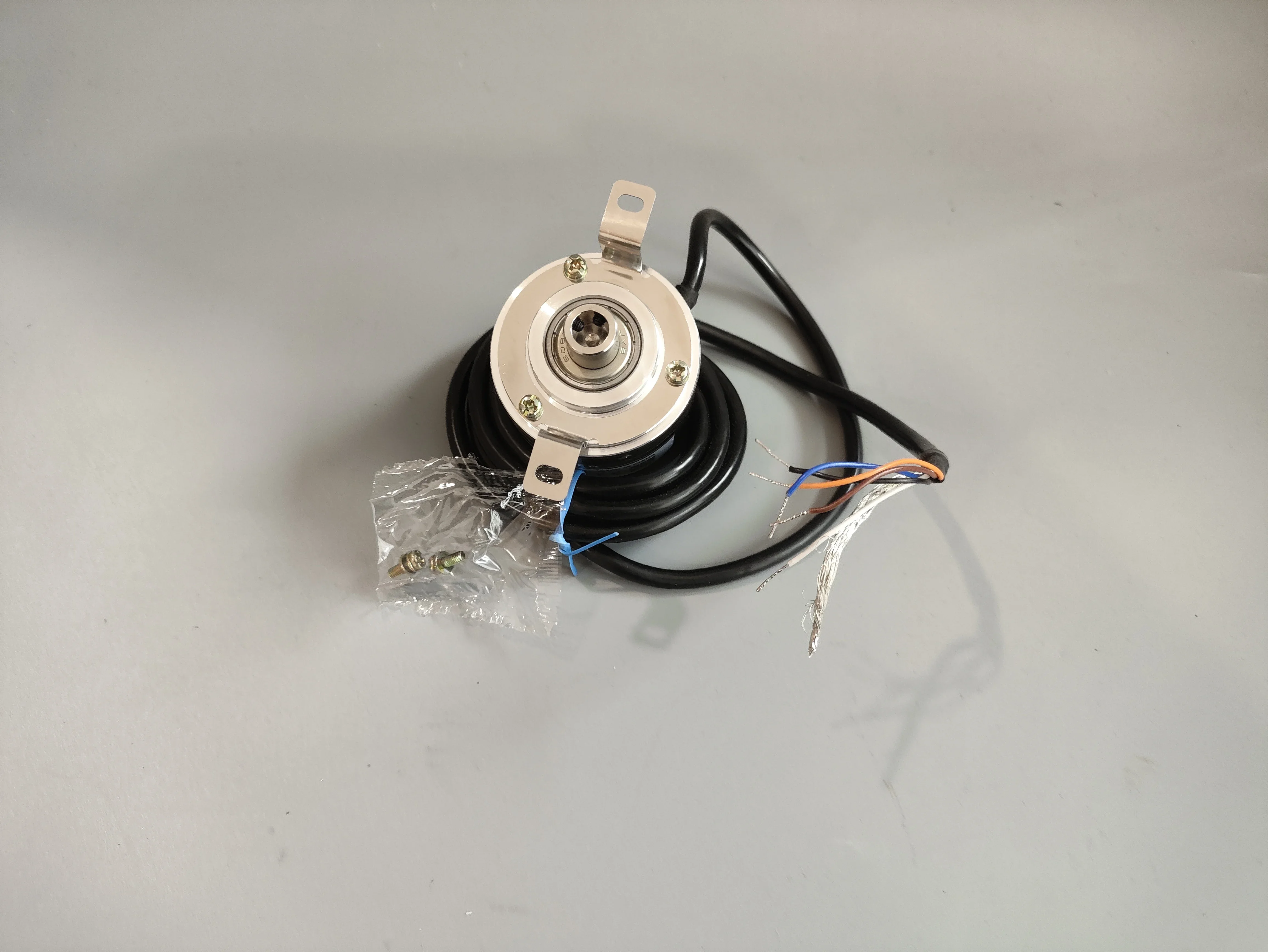 Rotary Encoder NH100-RZ Incremental Encoder 100 PPR Shaft Type Position Sensor Industrial Automation Pulse Output Encoder