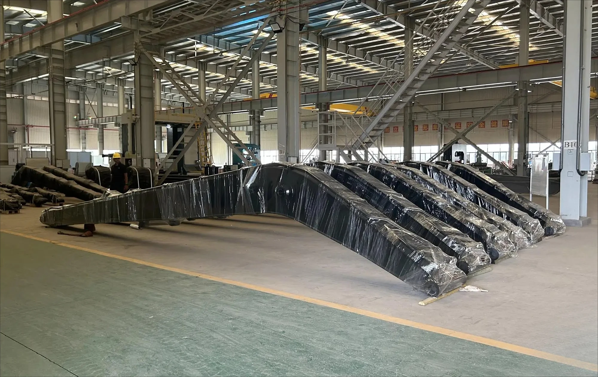 High Quality Manufacturer Direct Sale Customized Excavator Long Reach Boom 10M Excavator Long Boom With Large Capacity Bucket