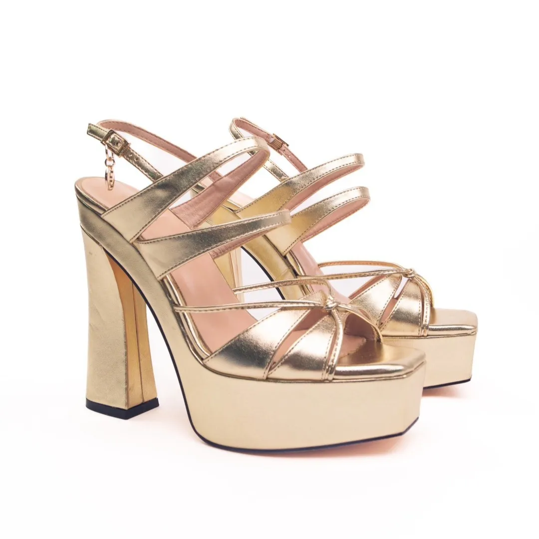 

Женские сандалии на массивном очень высоком каблуке с открытым носком и пряжкой на ремешке, женские элегантные туфли с металлической цепочкой и пуговицами золотого цвета