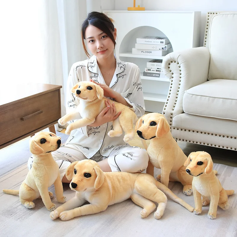 Simulation de chien labrador en peluche pour enfants, beurre en peluche, décor de chambre à coucher, animal de compagnie Retriever, comme un vrai cadeau de Noël