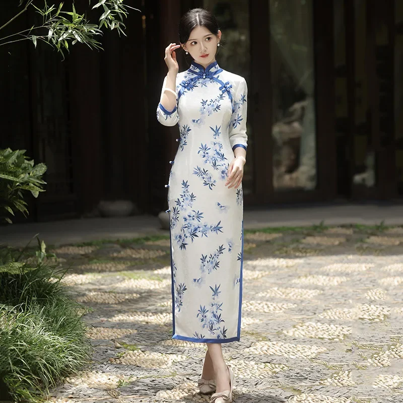 

Сине-белое длинное улучшенное Cheongsam в китайском стиле, новое тонкое весенне-осеннее платье с длинными рукавами в стиле ретро для молодых женщин Qipao