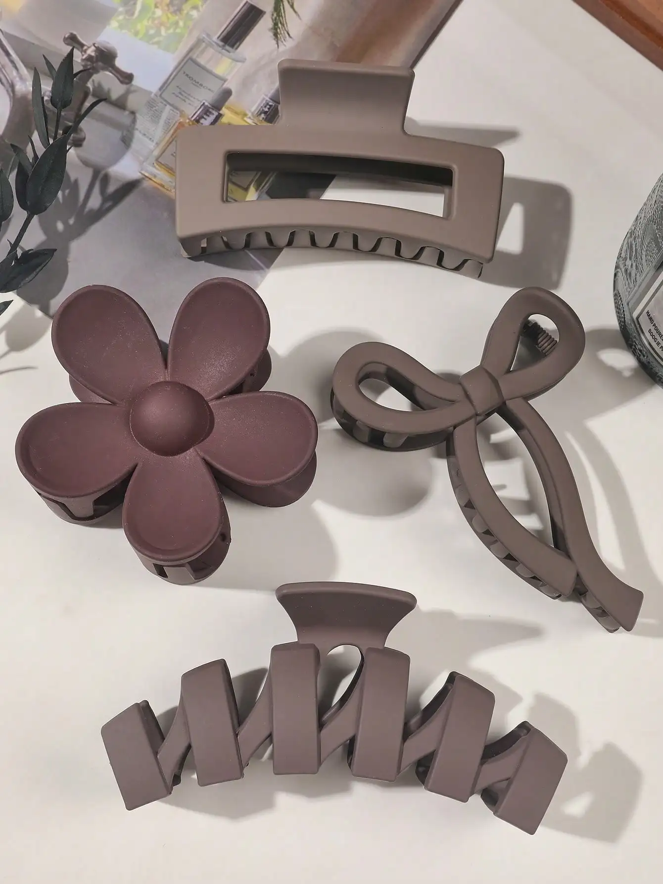 1/4 Uds. Pinzas en forma de garra para el cabello de varios estilos de moda de invierno para mujer, pinzas para el cabello de flores, accesorios antideslizantes para el cabello, pinzas cuadradas de plátano