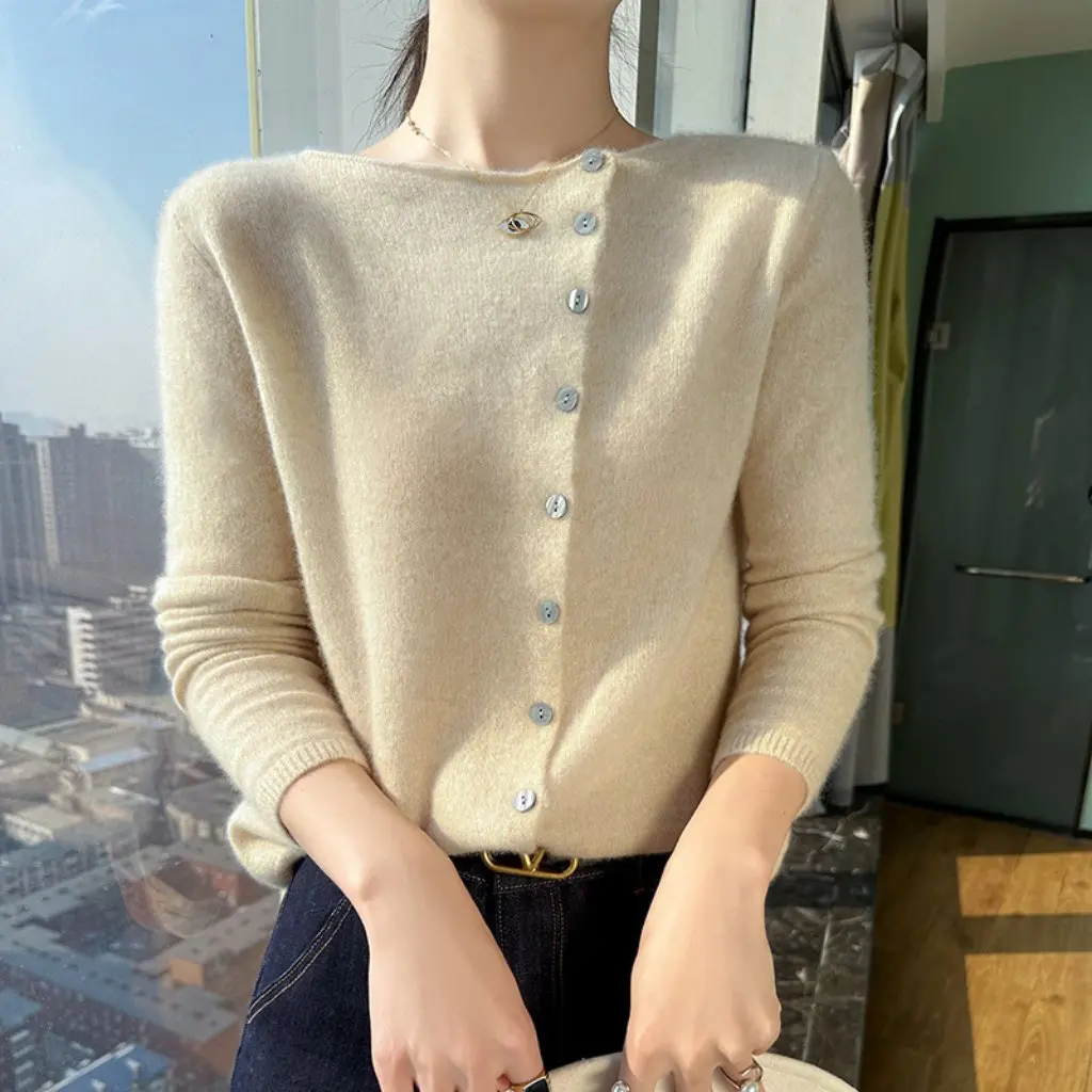 

Women's Cashmere Cardigan Autumn Winter Elegant Crewneck Knitted Jacket Outer Buckle Simple Style