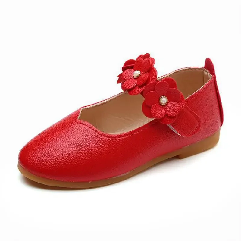 2019 estate Ragazze Principessa Scarpe in pelle per bambini Scarpe eleganti Sandali Fiori Moda Matrimonio bianco Scarpe basse per la scuola dei