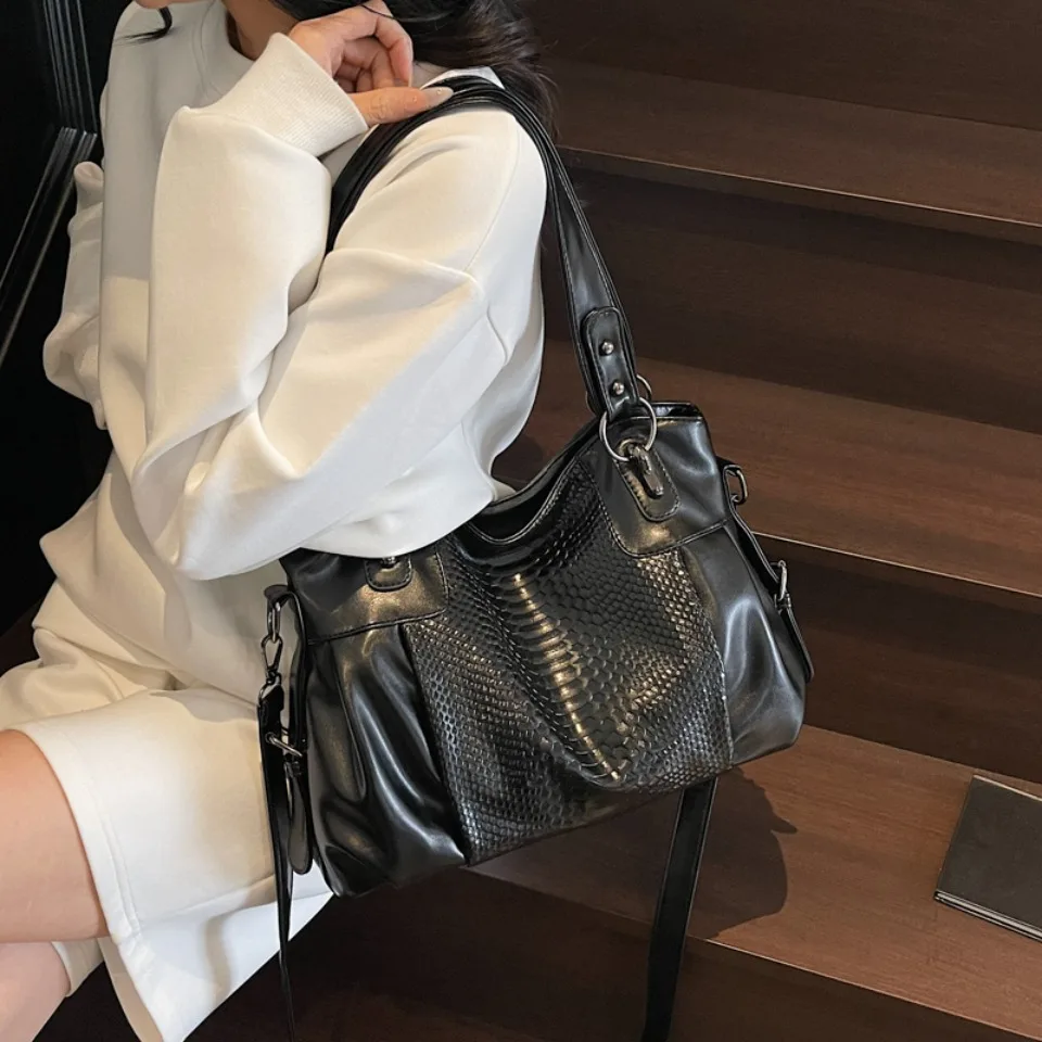 2026 Top quality Casual Travel Tote Bag Luxury Handbag Women Bags Designer Snake pattern Shoulder Crossbody Bags for Women  Sac