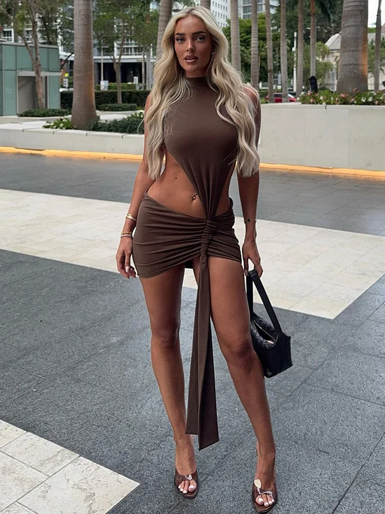 Leosoxs ไม่สม่ําเสมอ Hollow ชุดผู้หญิง O-คอแขนกุดเอว Skinny Ruched พู่ Midnight Club Party เซ็กซี่มินิ Bodycon