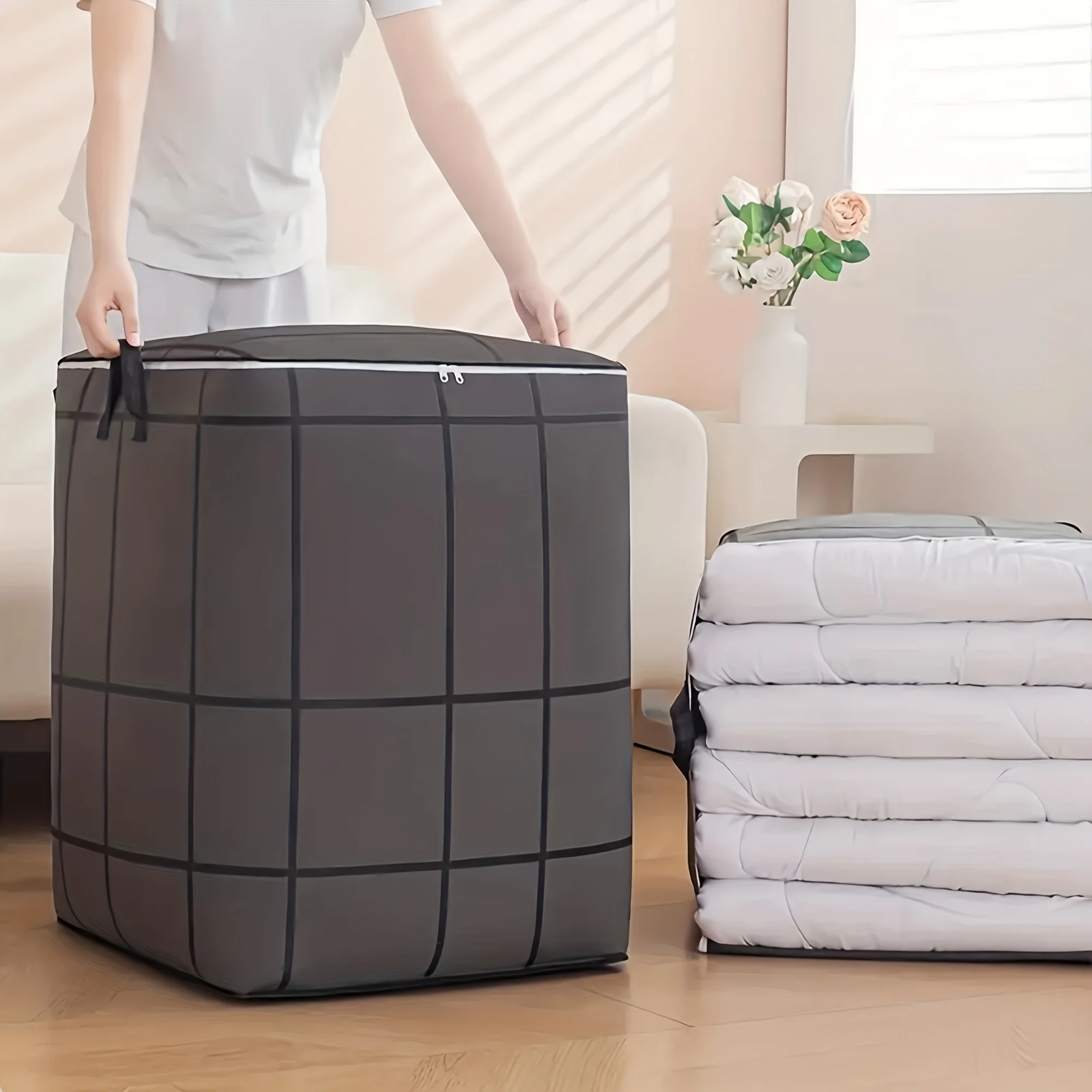 4-Pack 180L Vertical Moving Storage Bags with Large Windows. Large Capacity. Made of Thick, Durable Fabric that’s Sturdy and Wear-Resistant. Suitable for Various Moving and Storage Needs, including Moving and Dorm Room Transitions.