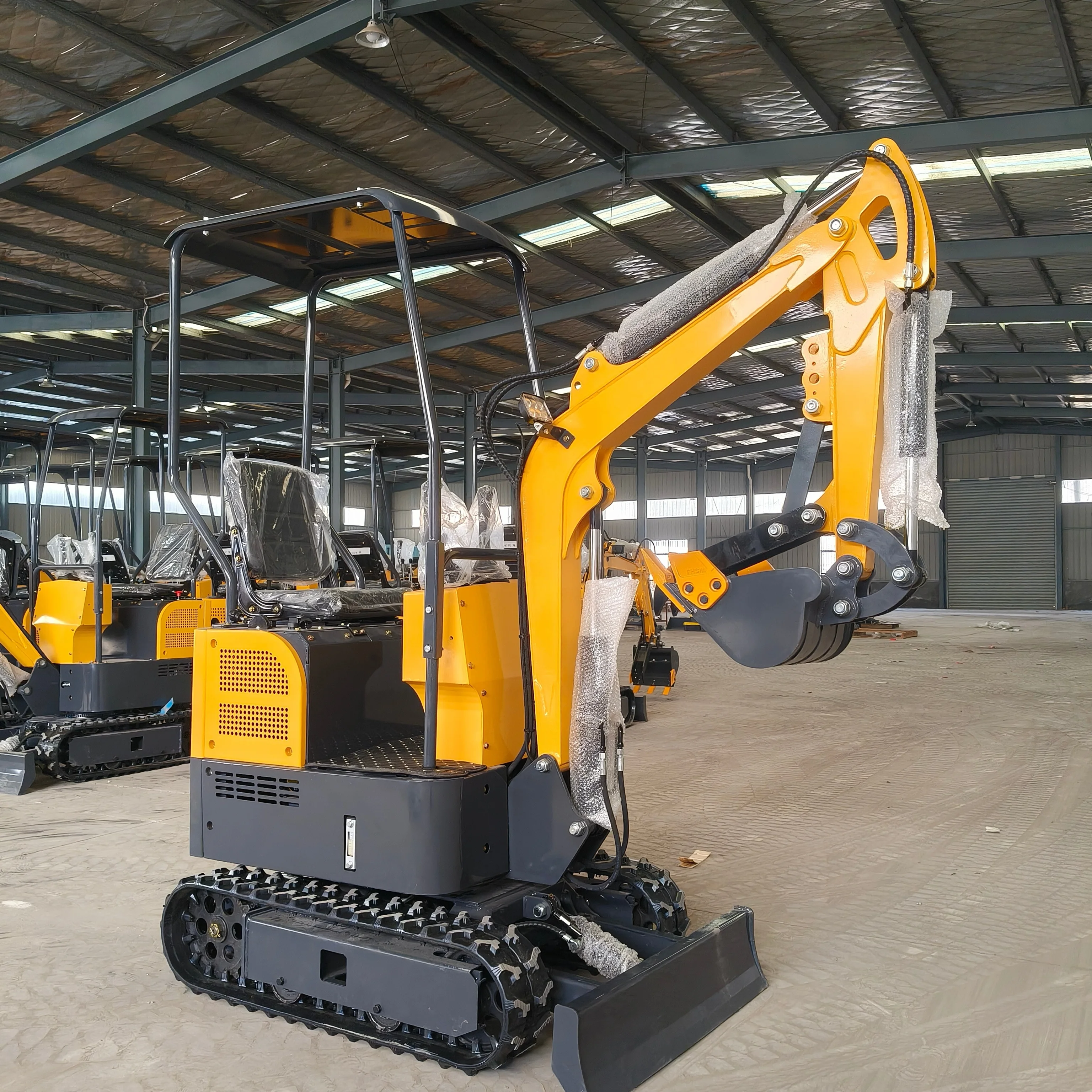 محرك EPA مخصص كوبوتا 1.7 طن حفار زاحف جديد باجر حفارة صغيرة 1 طن 2 طن 3.5 طن حفارات صغيرة صغيرة