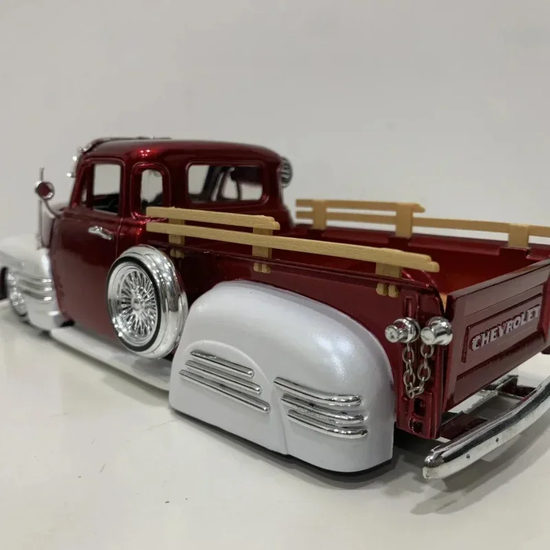 Jada1:24 1951 Chevrolet Pickup High Simulation Diecast Car Metal Alloy Model Car Toys for Children Gift Collection