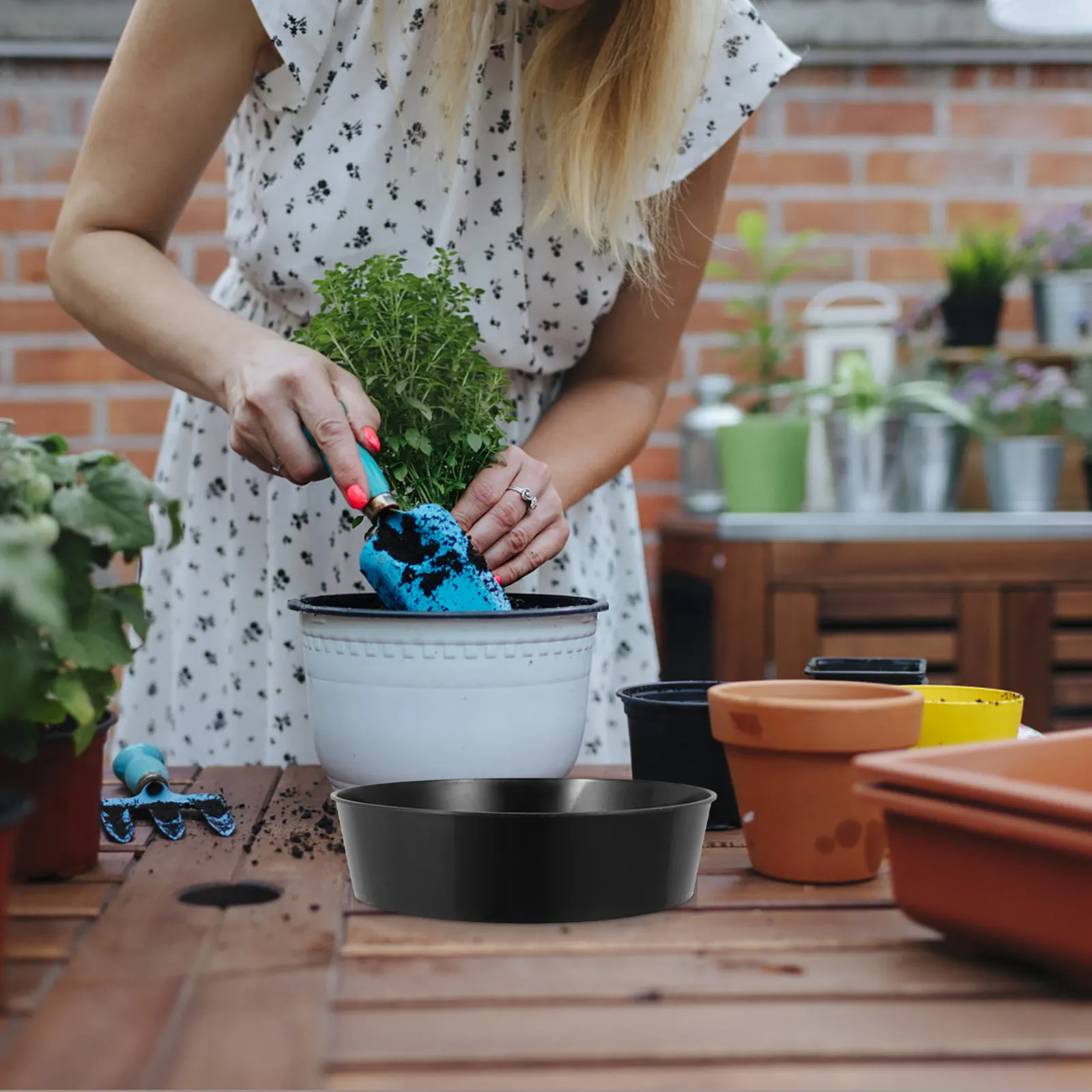 Round Soil Sifter Plastic Garden Sieve Pan for Small Gravel Soil Sand Dirt Efficient Sifting Tool for Gardening Rock Garden