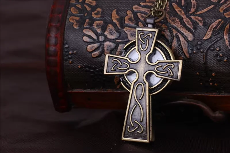 

Unique design Vintage Metal Cross Shape Pedant Quartz Bronze Religious Design Men Women Fob Retro Chain Fashion Pocket Watch
