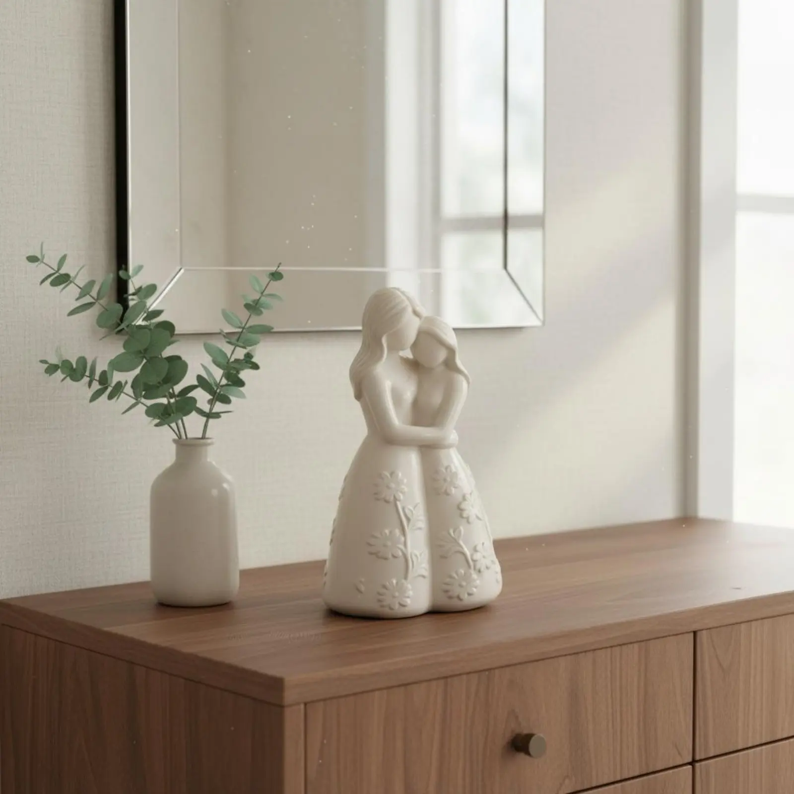 Hugging Parent and Child Statue Sentimental Keepsake Parent and Child Figurine House Decoration for Daughters