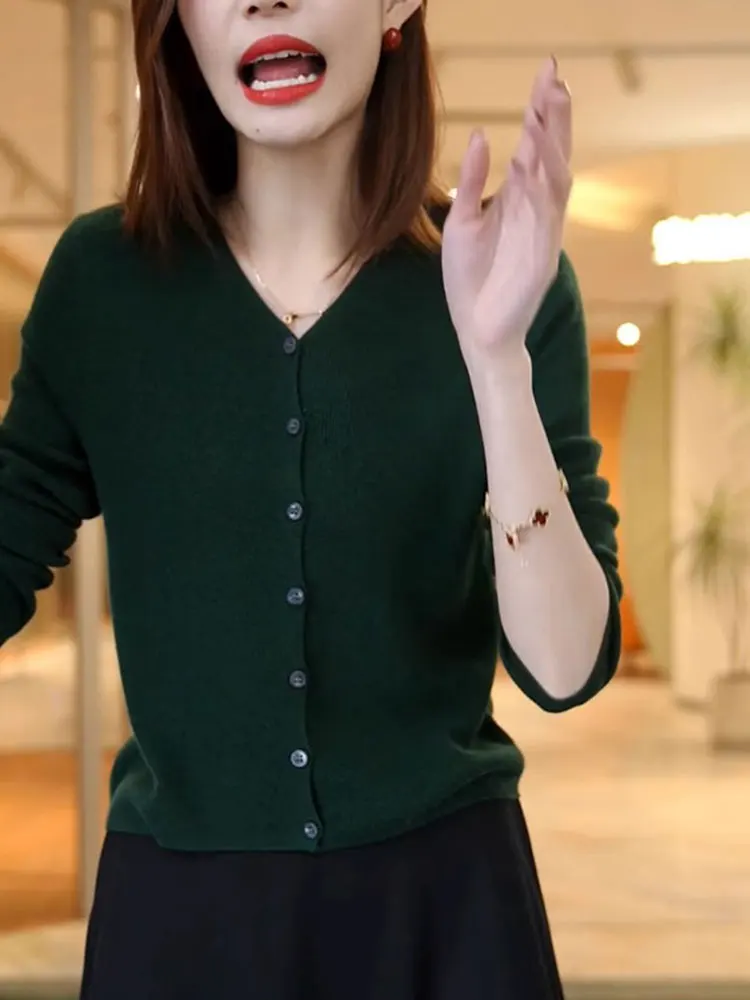 시크 니트 브이넥 롱 슬리브 캐주얼 가디건 단색 심플 출퇴근 스타일 한국 버전 스트레이트 컷 버튼 디테일